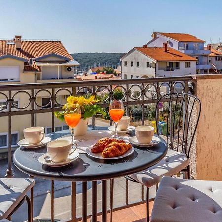 Apartment Green Pula, Family Friendly, Comfortable, Free Parking And Wifi Eksteriør bilde