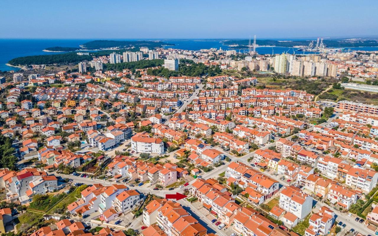 Apartment Green Pula, Family Friendly, Comfortable, Free Parking And Wifi Eksteriør bilde